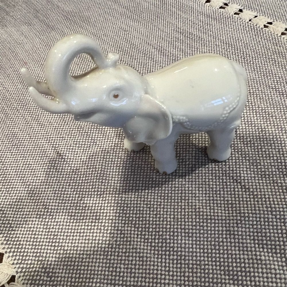 Lenox White Porcelain Elephant Figurine, collectible, EUC